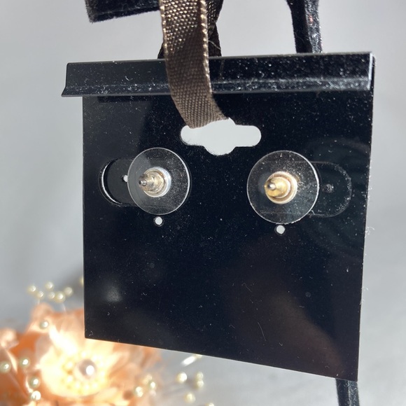 Pearl earrings with silver fittings - Picture 7 of 8